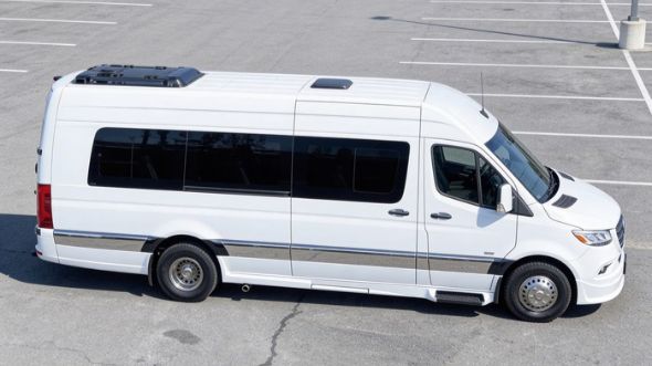 hampton airport sprinter van service